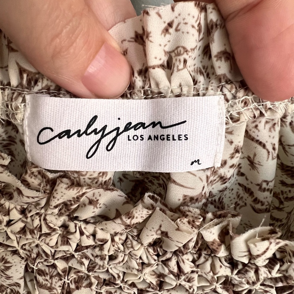 NWOT!!! Carly Jean Los Angeles Floral Smocked Dress Sz. Medium - Picture 4 of 10